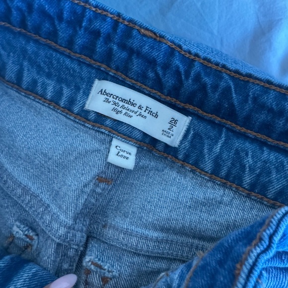 Abercrombie & Fitch Curve Love 90’s Relaxed High Rise - Picture 5 of 6